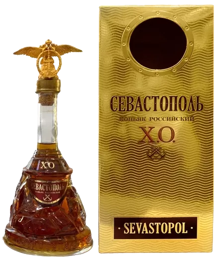 любимый город севастополь хо коньяк выдержанный в п/у 0,5 л (sevastopol xo in gift box) фото - магазин Krasnikov Wine