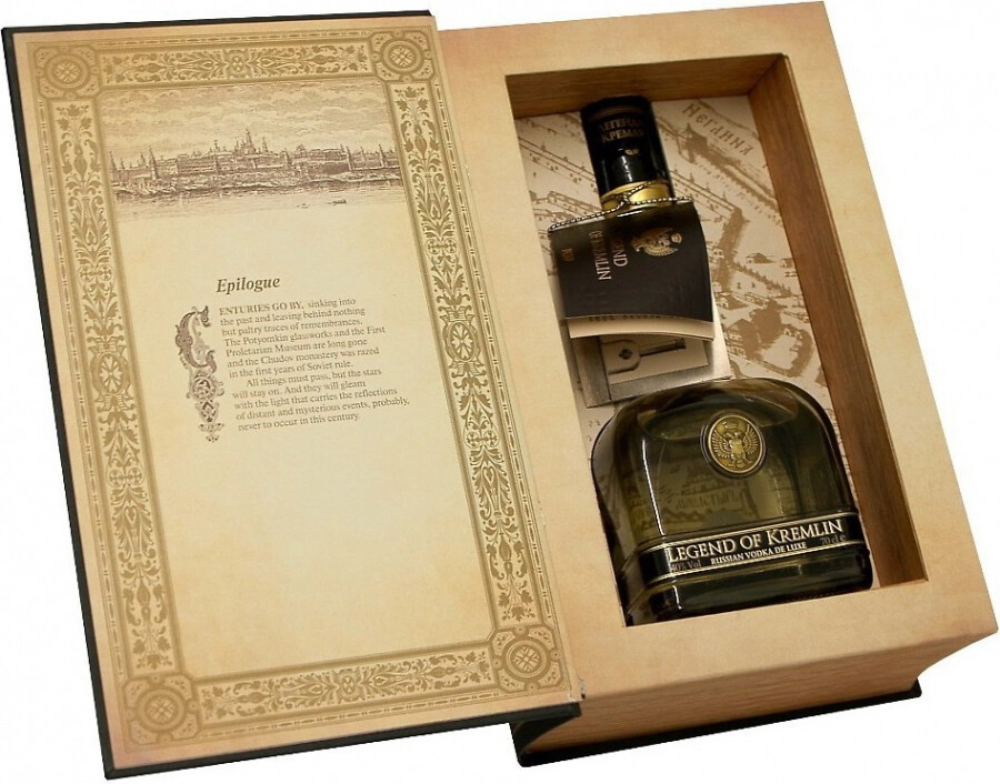 легенда кремля водка (книга) фолиант 0,7 л в п/у (legend of kremlin vodka in gift box folio) фото - магазин Krasnikov Wine