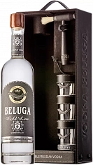 Фото Белуга Золотая Линия водка в п/у кожа сет (Beluga Gold Line in leather box with 3 shots)